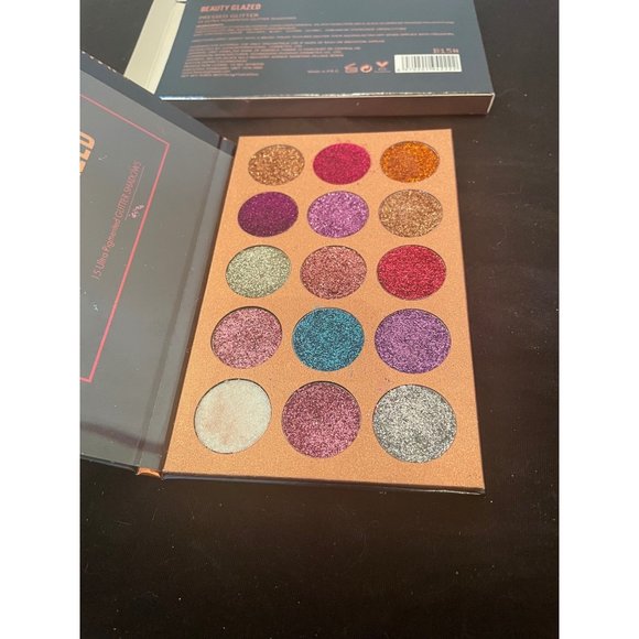 15 Shade Pressed Glitter Palette from Beauty Glazed - Picture 1 of 3